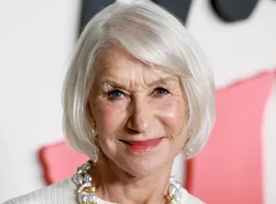 Helen Mirren pediu para que James Bond não seja transformado em uma mulher.