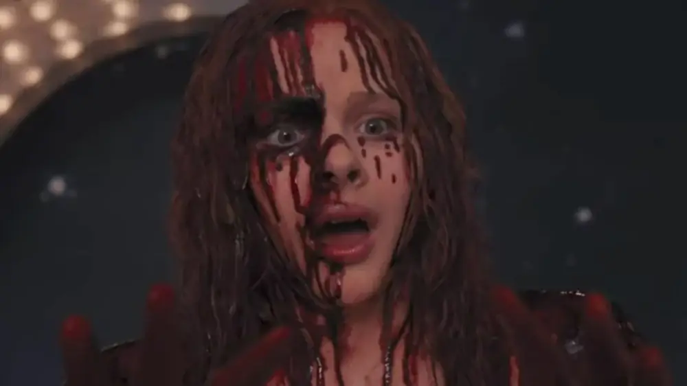 Assistir Carrie - A Estranha